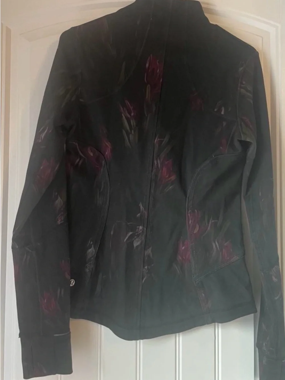 lululemon athletica sleek zip
